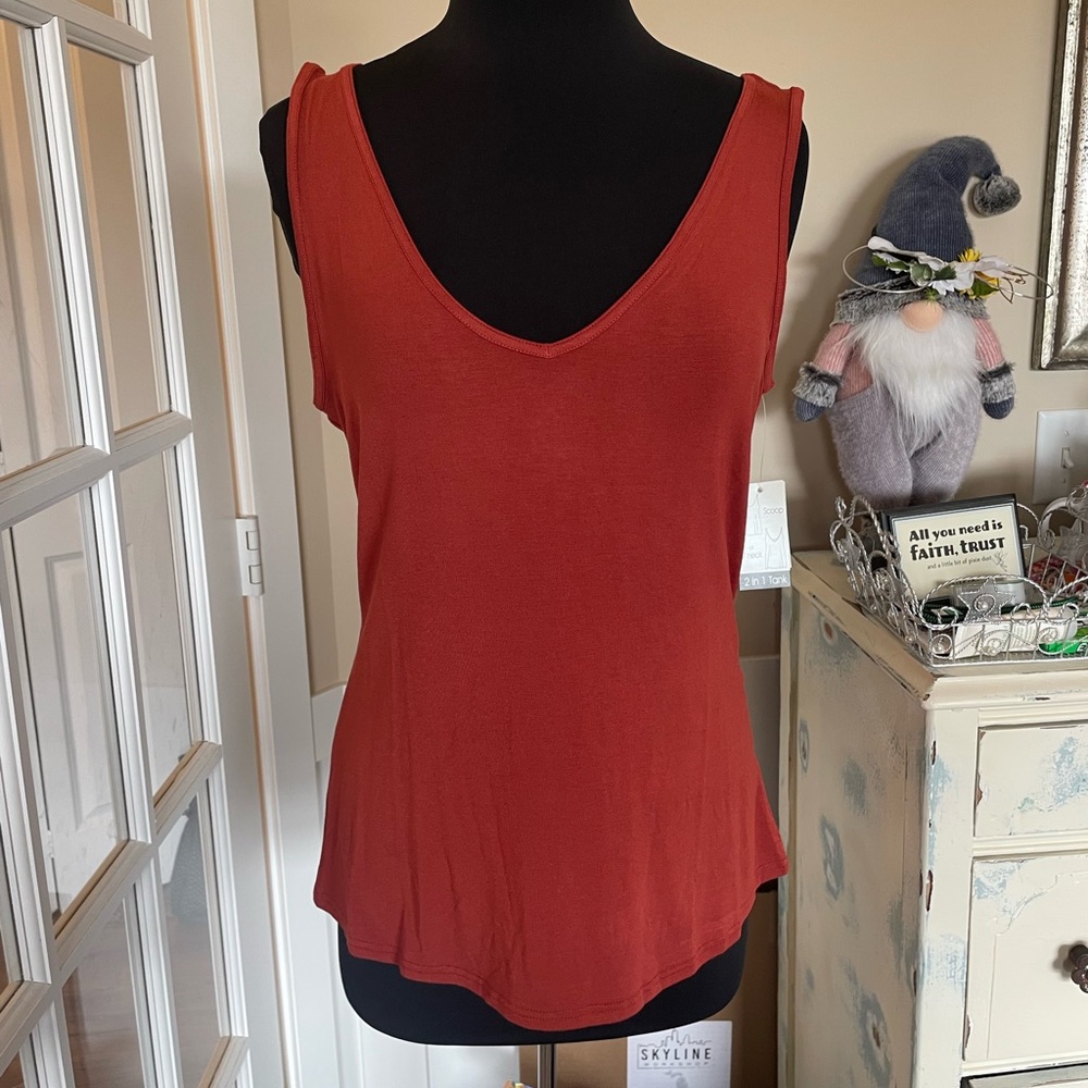 Versona 2 in 1 Tank - New, Size Large - Picture 5 of 5